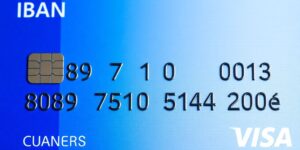 Bankkarte mit IBAN LU89 7510 0013 5104 200e.
